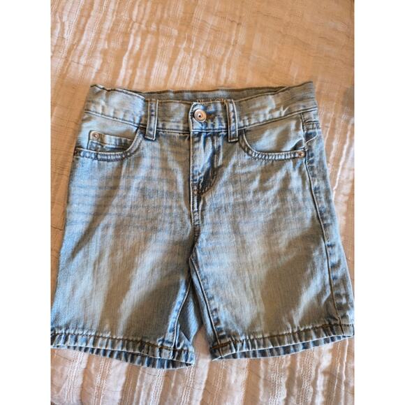 H&M Kids Denim Short– Size 6–7 (Dark & Light Wash, NWT) - Picture 3 of 6